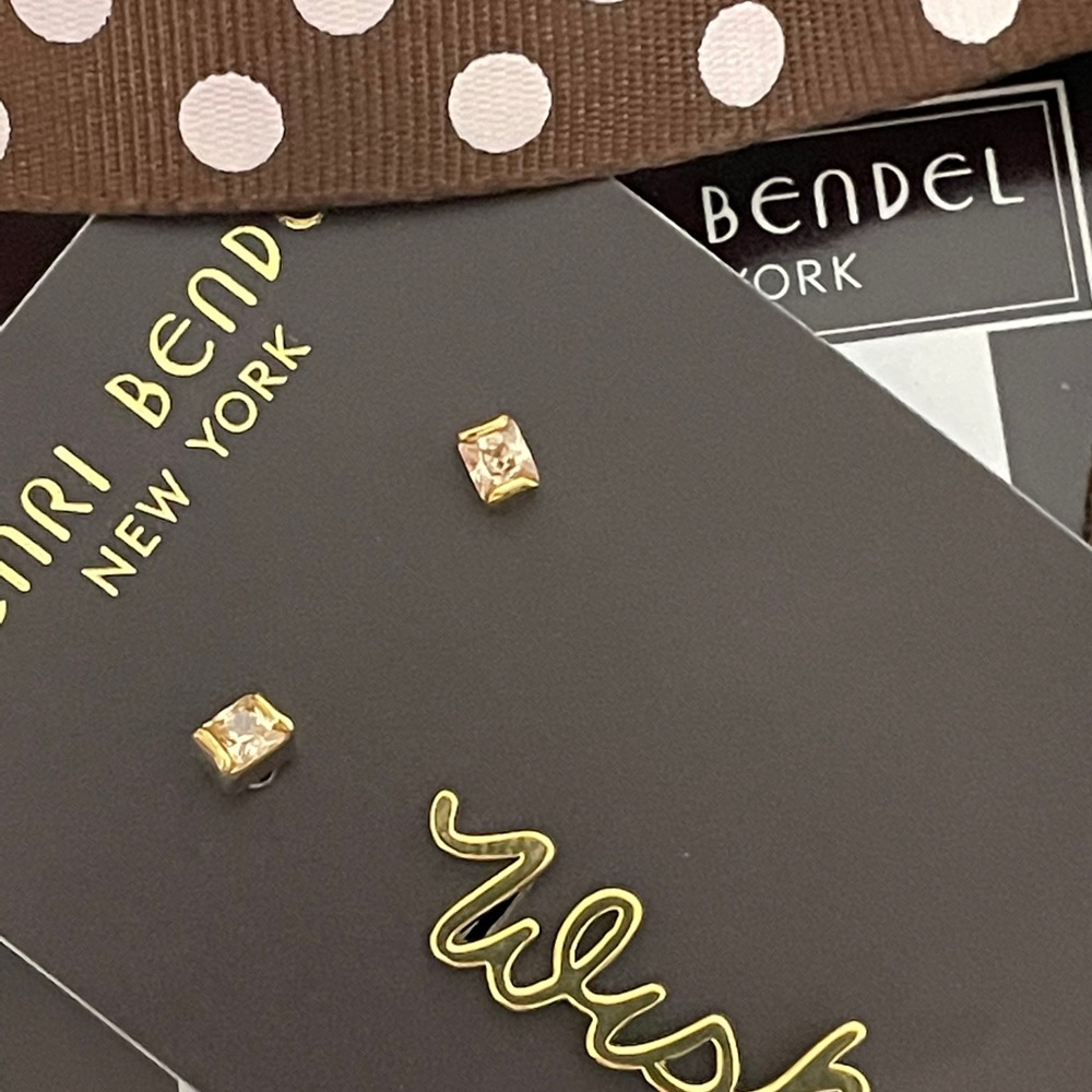 Henri Bendel Crystal gold wish earring set